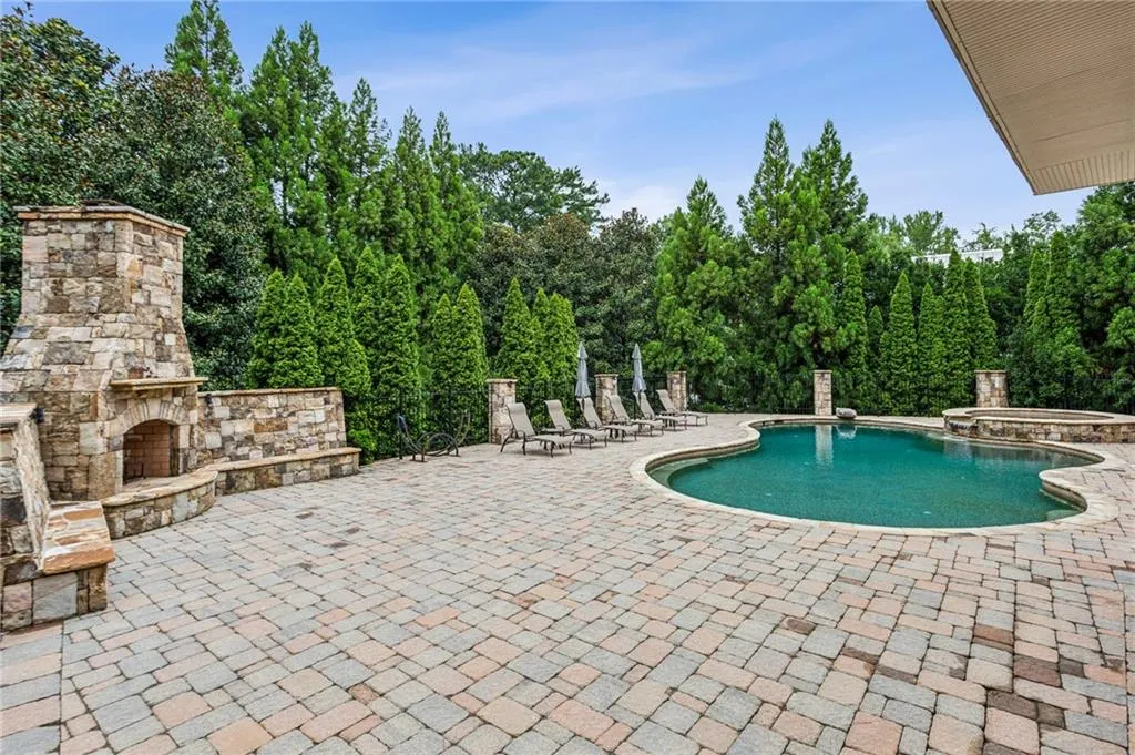 4500 Stella Drive Nw, Atlanta, Georgia 30327, 5 Bedrooms Bedrooms, ,6 BathroomsBathrooms,Residential,For Sale,4500 Stella Drive Nw,7628957