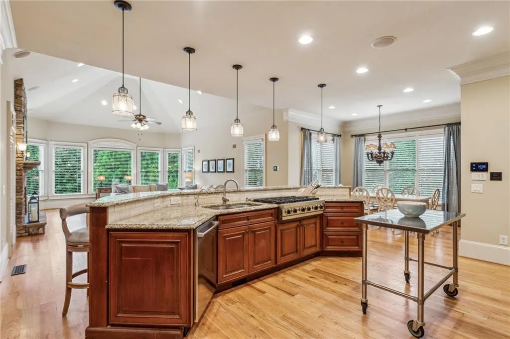 4500 Stella Drive Nw, Atlanta, Georgia 30327, 5 Bedrooms Bedrooms, ,6 BathroomsBathrooms,Residential,For Sale,4500 Stella Drive Nw,7628957