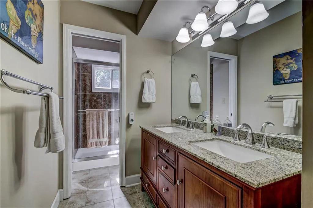 7015 Hunters Branch Drive, Sandy Springs, Georgia 30328, 5 Bedrooms Bedrooms, ,3 BathroomsBathrooms,Residential,Sold,7015 Hunters Branch Drive,5858020