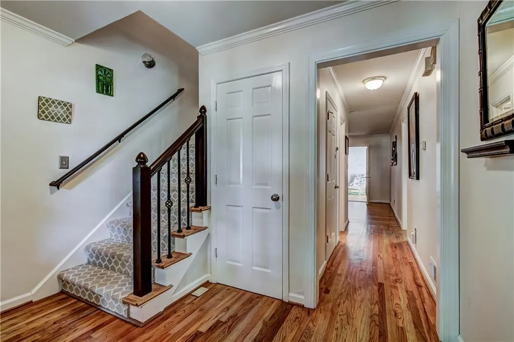 7015 Hunters Branch Drive, Sandy Springs, Georgia 30328, 5 Bedrooms Bedrooms, ,3 BathroomsBathrooms,Residential,Sold,7015 Hunters Branch Drive,5858020