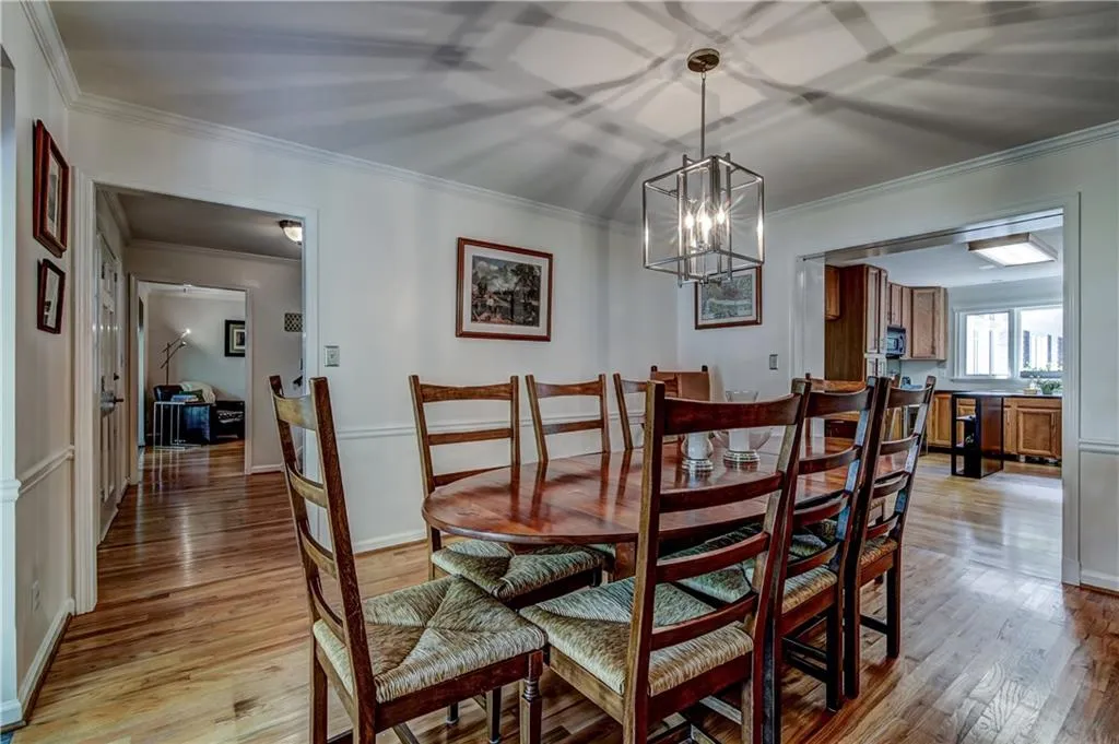 7015 Hunters Branch Drive, Sandy Springs, Georgia 30328, 5 Bedrooms Bedrooms, ,3 BathroomsBathrooms,Residential,Sold,7015 Hunters Branch Drive,5858020