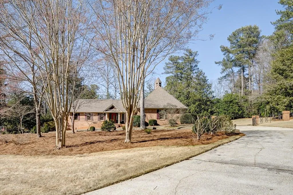 1900 Monticello Court, Sandy Springs, Georgia 30350, 4 Bedrooms Bedrooms, ,4 BathroomsBathrooms,Residential,Sold,1900 Monticello Court,5807238