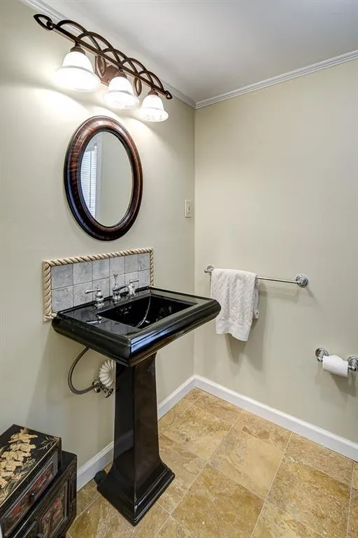 1900 Monticello Court, Sandy Springs, Georgia 30350, 4 Bedrooms Bedrooms, ,4 BathroomsBathrooms,Residential,Sold,1900 Monticello Court,5807238