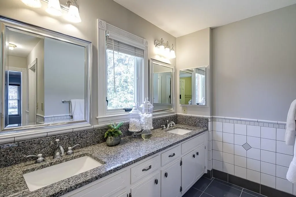 1900 Monticello Court, Sandy Springs, Georgia 30350, 4 Bedrooms Bedrooms, ,4 BathroomsBathrooms,Residential,Sold,1900 Monticello Court,5807238