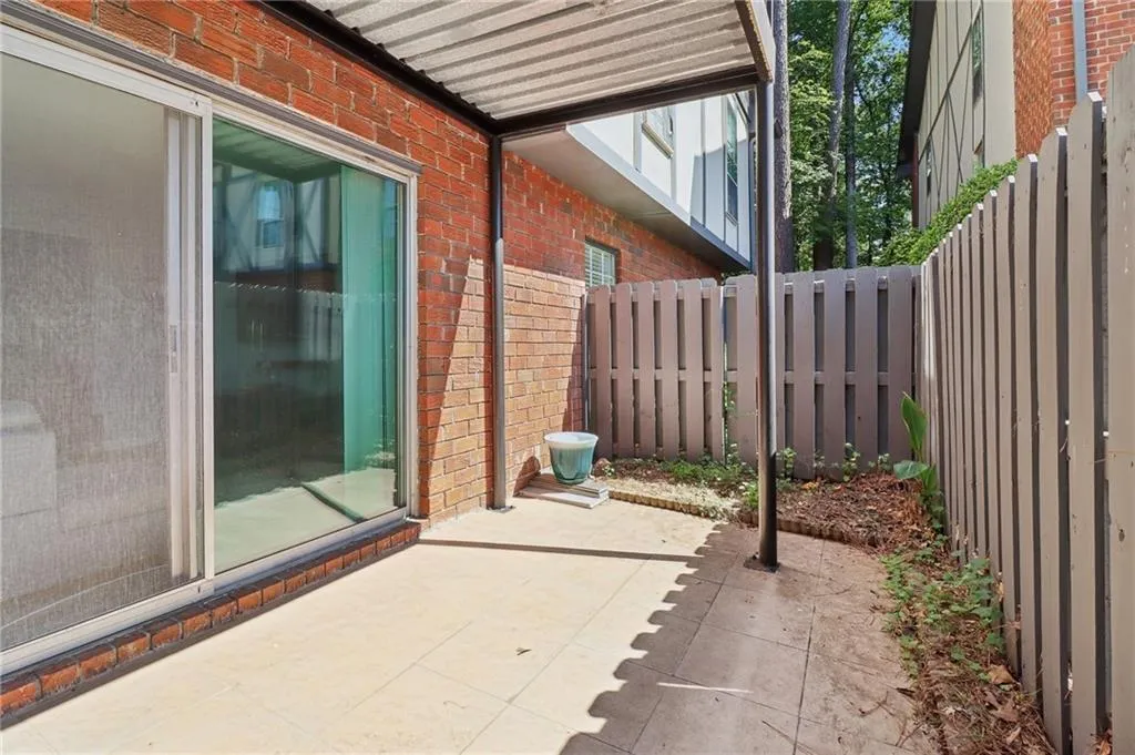 6851 Roswell Road Unit A18, Atlanta, Georgia 30328, 2 Bedrooms Bedrooms, ,2 BathroomsBathrooms,Residential,For Sale,6851 Roswell Road Unit A18,7394362