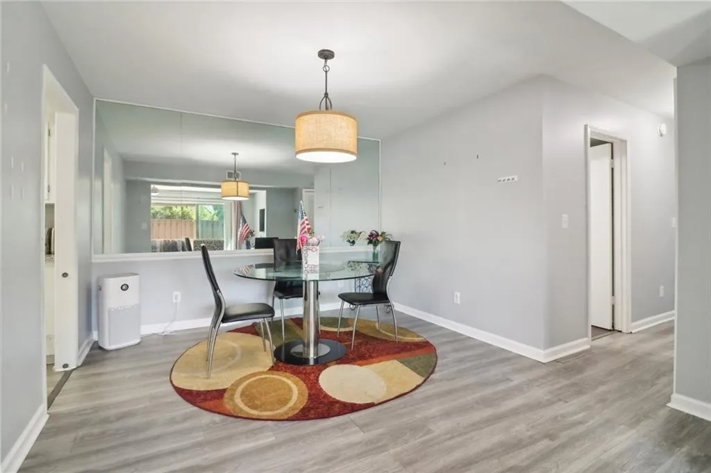 6851 Roswell Road Unit A18, Atlanta, Georgia 30328, 2 Bedrooms Bedrooms, ,2 BathroomsBathrooms,Residential,For Sale,6851 Roswell Road Unit A18,7394362