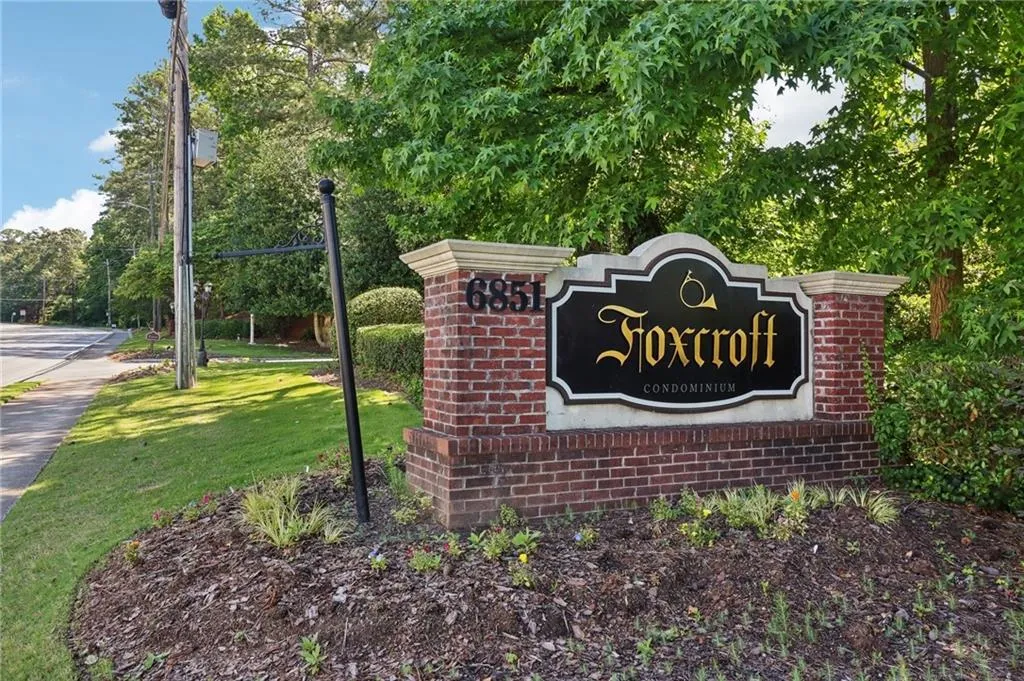 6851 Roswell Road Unit A18, Atlanta, Georgia 30328, 2 Bedrooms Bedrooms, ,2 BathroomsBathrooms,Residential,For Sale,6851 Roswell Road Unit A18,7394362