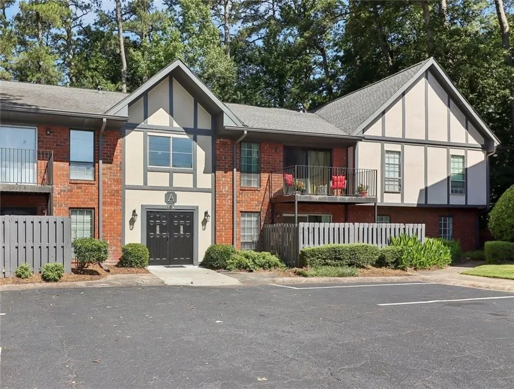6851 Roswell Road Unit A18 6851 Roswell Road Unit A18, Atlanta, Georgia 30328, 2 Bedrooms Bedrooms, ,2 BathroomsBathrooms,Residential,For Sale,6851 Roswell Road Unit A18,7394362