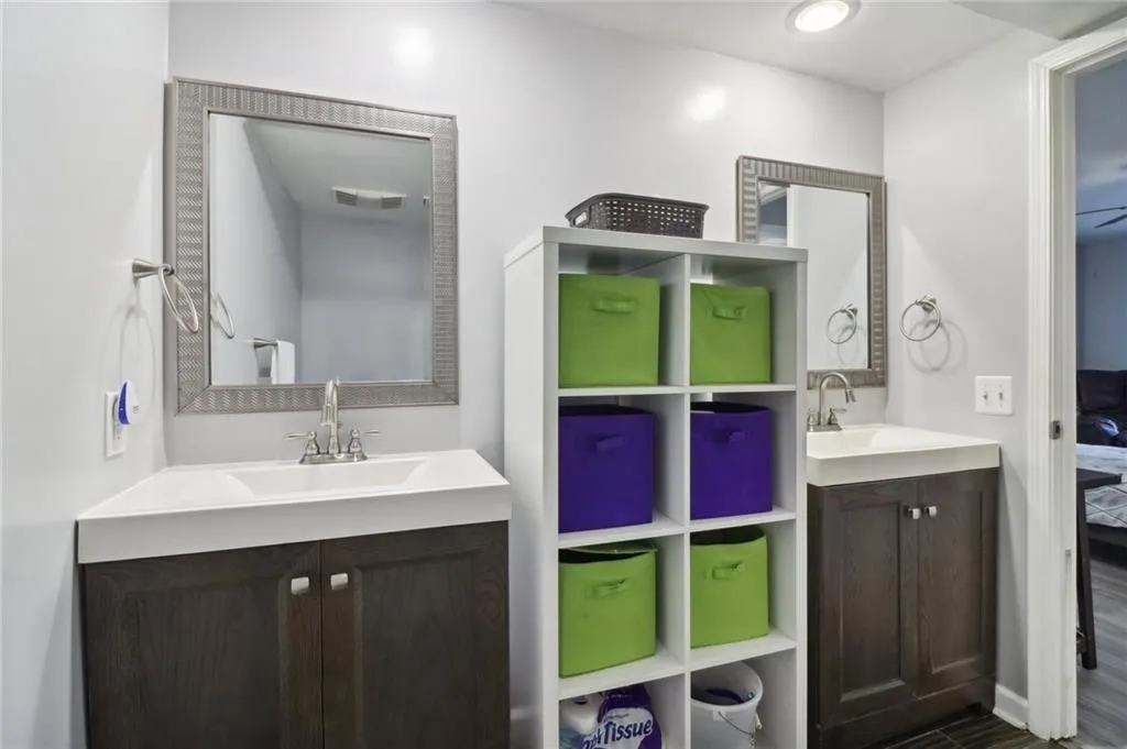6851 Roswell Road Unit A18, Atlanta, Georgia 30328, 2 Bedrooms Bedrooms, ,2 BathroomsBathrooms,Residential,For Sale,6851 Roswell Road Unit A18,7394362
