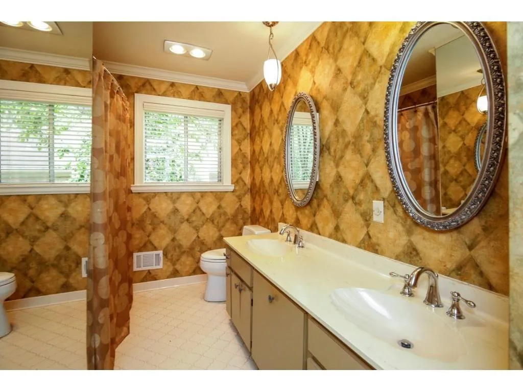 825 Overhill Court, Sandy Springs, Georgia 30328, 5 Bedrooms Bedrooms, ,3 BathroomsBathrooms,Residential,Sold,825 Overhill Court,5756237