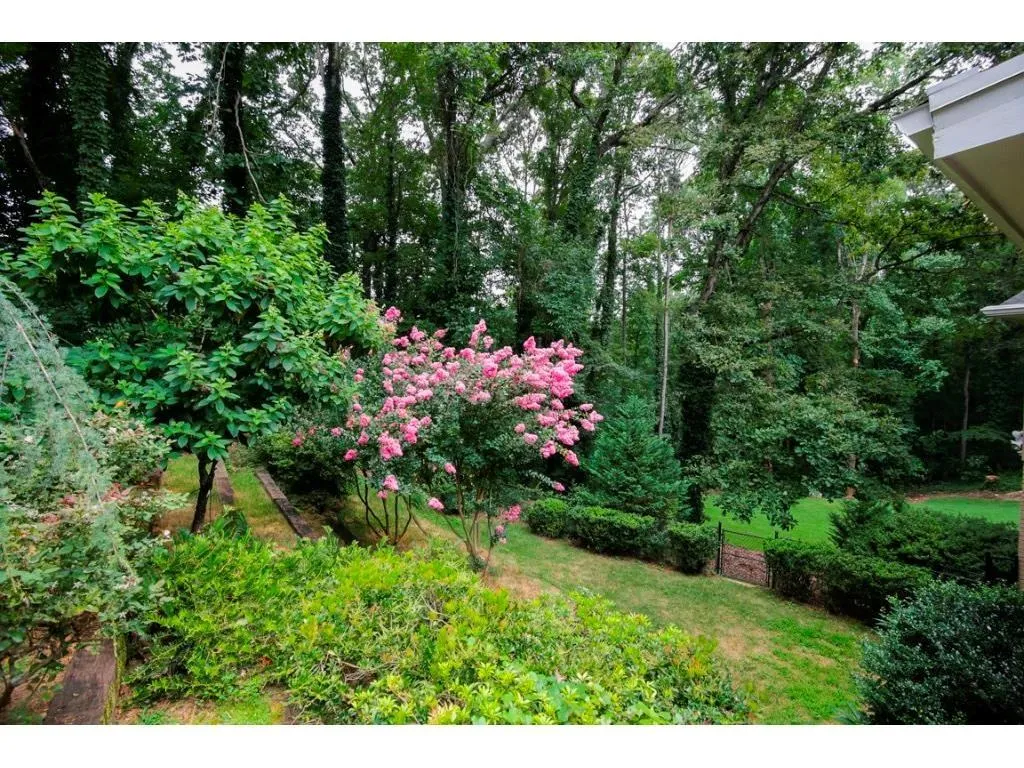 825 Overhill Court, Sandy Springs, Georgia 30328, 5 Bedrooms Bedrooms, ,3 BathroomsBathrooms,Residential,Sold,825 Overhill Court,5756237