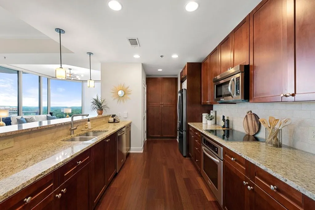 2795 Peachtree Road Ne Unit 1602, Atlanta, Georgia 30305, 2 Bedrooms Bedrooms, ,2 BathroomsBathrooms,Residential,For Sale,2795 Peachtree Road Ne Unit 1602,7613813