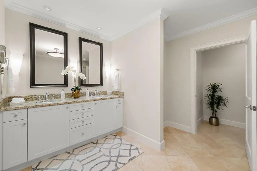 2795 Peachtree Road Ne Unit 1602, Atlanta, Georgia 30305, 2 Bedrooms Bedrooms, ,2 BathroomsBathrooms,Residential,For Sale,2795 Peachtree Road Ne Unit 1602,7613813