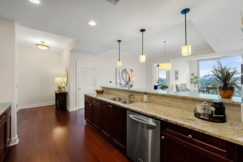 2795 Peachtree Road Ne Unit 1602, Atlanta, Georgia 30305, 2 Bedrooms Bedrooms, ,2 BathroomsBathrooms,Residential,For Sale,2795 Peachtree Road Ne Unit 1602,7613813