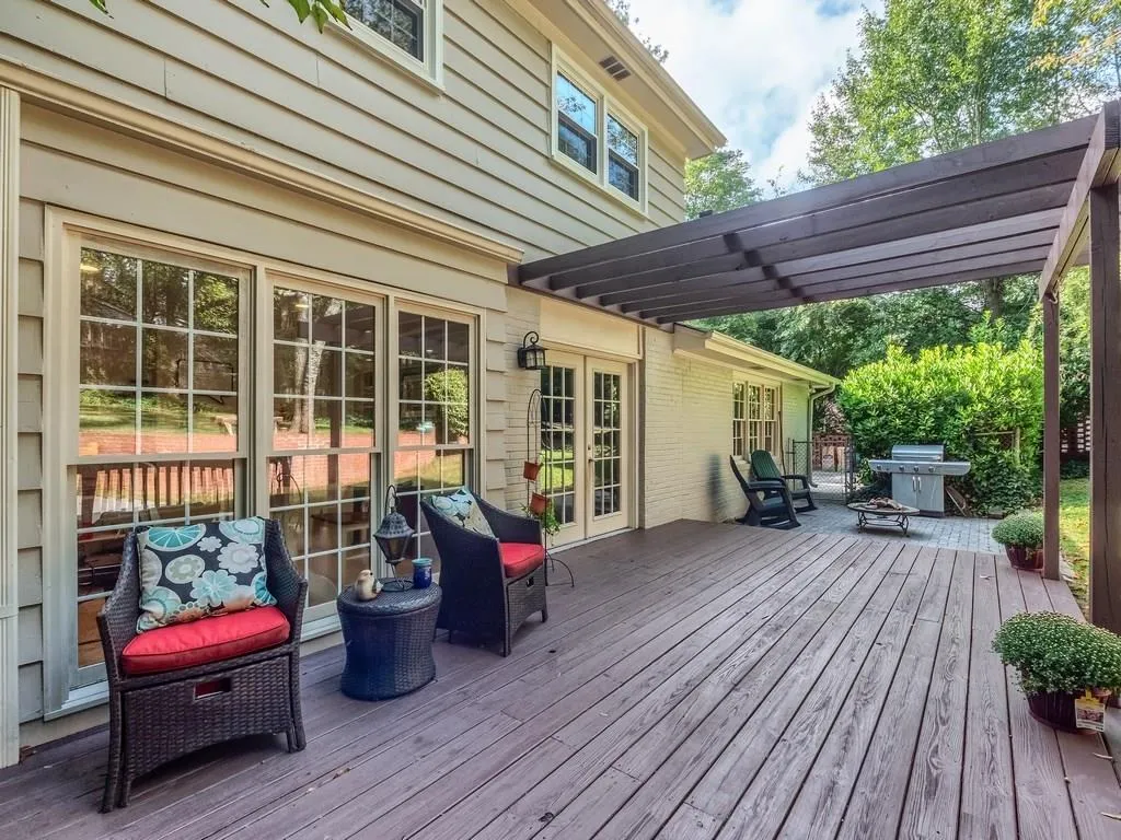 6560 Wright Road, Sandy Springs, Georgia 30328, 4 Bedrooms Bedrooms, ,2 BathroomsBathrooms,Residential,Sold,6560 Wright Road,6072440