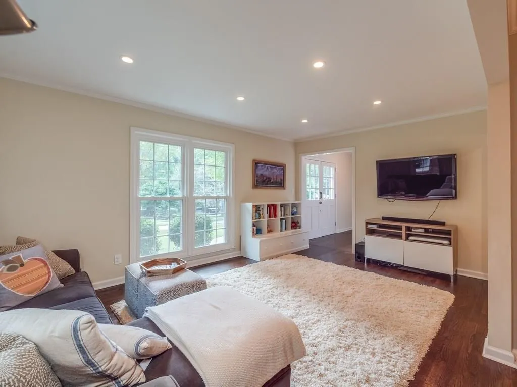 6560 Wright Road, Sandy Springs, Georgia 30328, 4 Bedrooms Bedrooms, ,2 BathroomsBathrooms,Residential,Sold,6560 Wright Road,6072440