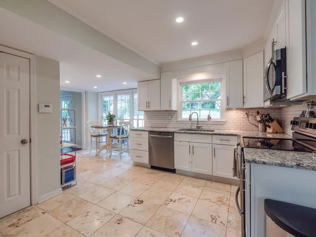 6560 Wright Road, Sandy Springs, Georgia 30328, 4 Bedrooms Bedrooms, ,2 BathroomsBathrooms,Residential,Sold,6560 Wright Road,6072440