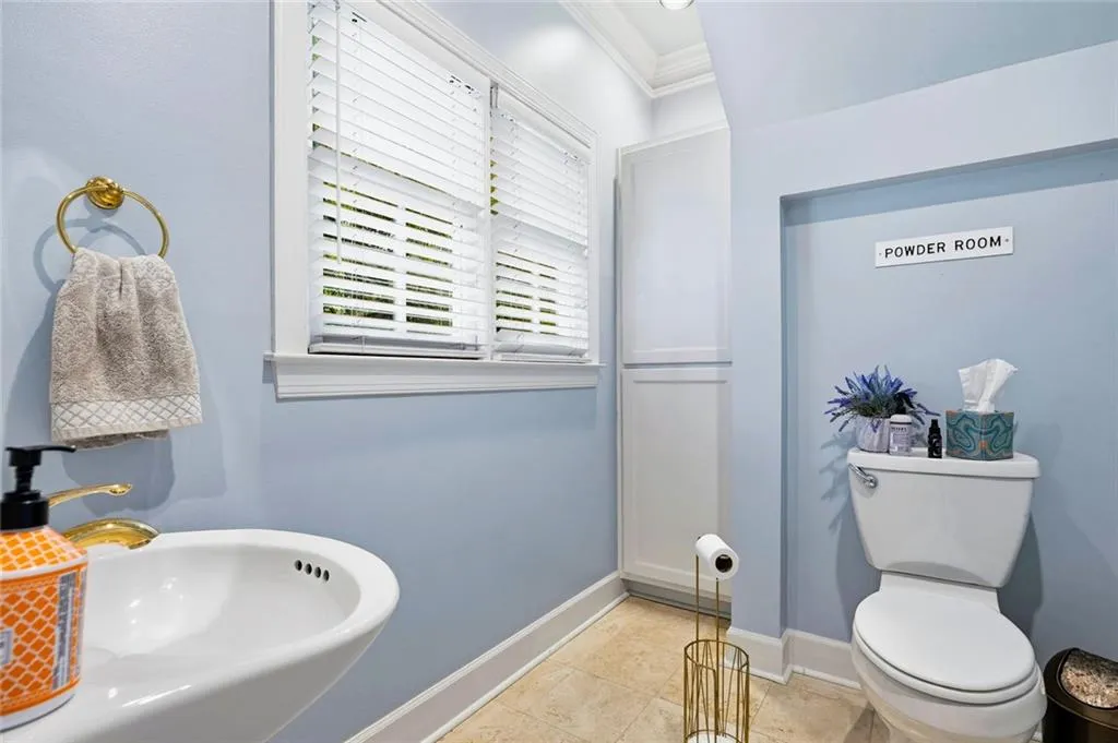 4565 Windsor Park Place, Atlanta, Georgia 30342, 4 Bedrooms Bedrooms, ,2 BathroomsBathrooms,Residential,For Sale,4565 Windsor Park Place,7761431