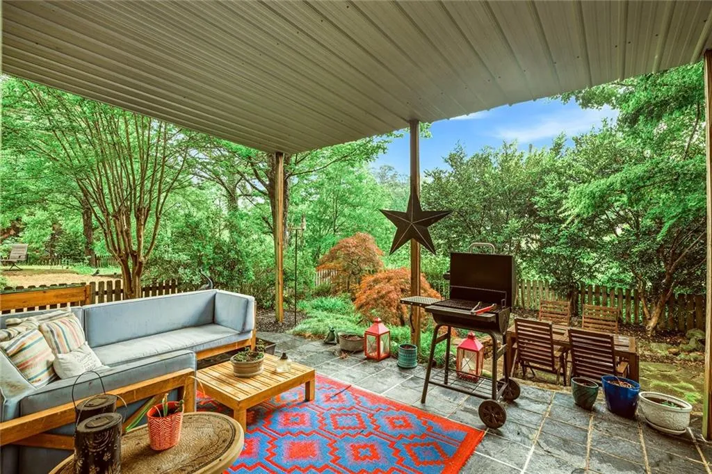 4565 Windsor Park Place, Atlanta, Georgia 30342, 4 Bedrooms Bedrooms, ,2 BathroomsBathrooms,Residential,For Sale,4565 Windsor Park Place,7761431