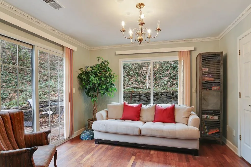 7055 Riverside Drive, Sandy Springs, Georgia 30328, 4 Bedrooms Bedrooms, ,3 BathroomsBathrooms,Residential,Sold,7055 Riverside Drive,5780249