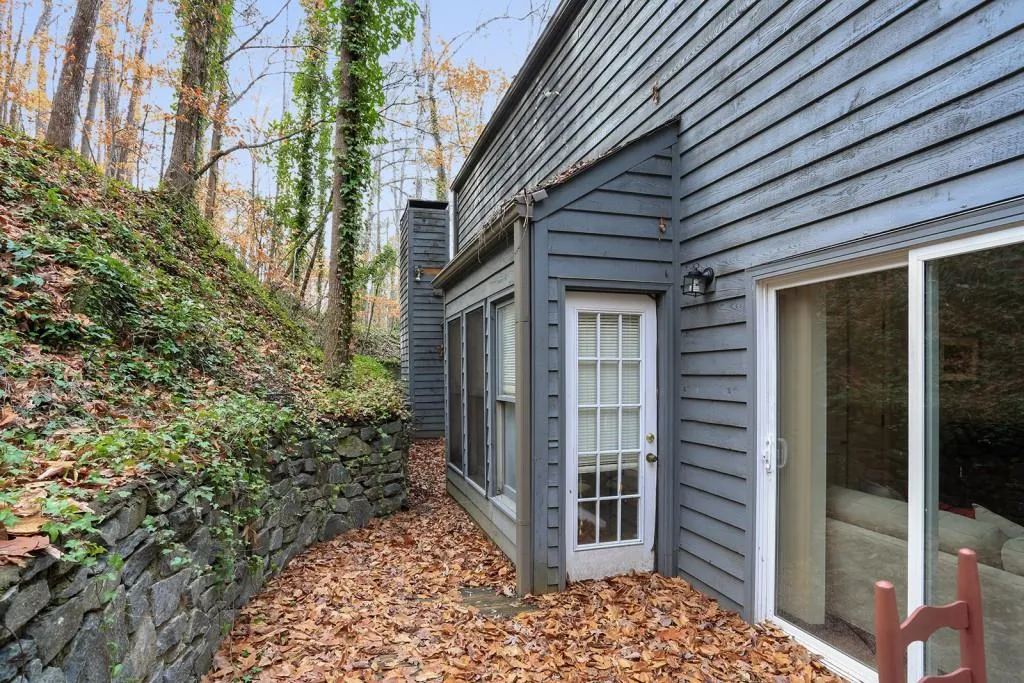 7055 Riverside Drive, Sandy Springs, Georgia 30328, 4 Bedrooms Bedrooms, ,3 BathroomsBathrooms,Residential,Sold,7055 Riverside Drive,5780249