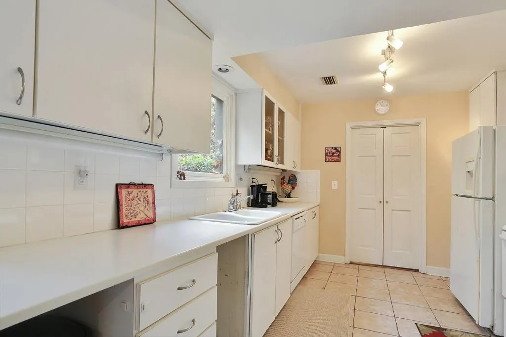 7055 Riverside Drive, Sandy Springs, Georgia 30328, 4 Bedrooms Bedrooms, ,3 BathroomsBathrooms,Residential,Sold,7055 Riverside Drive,5780249