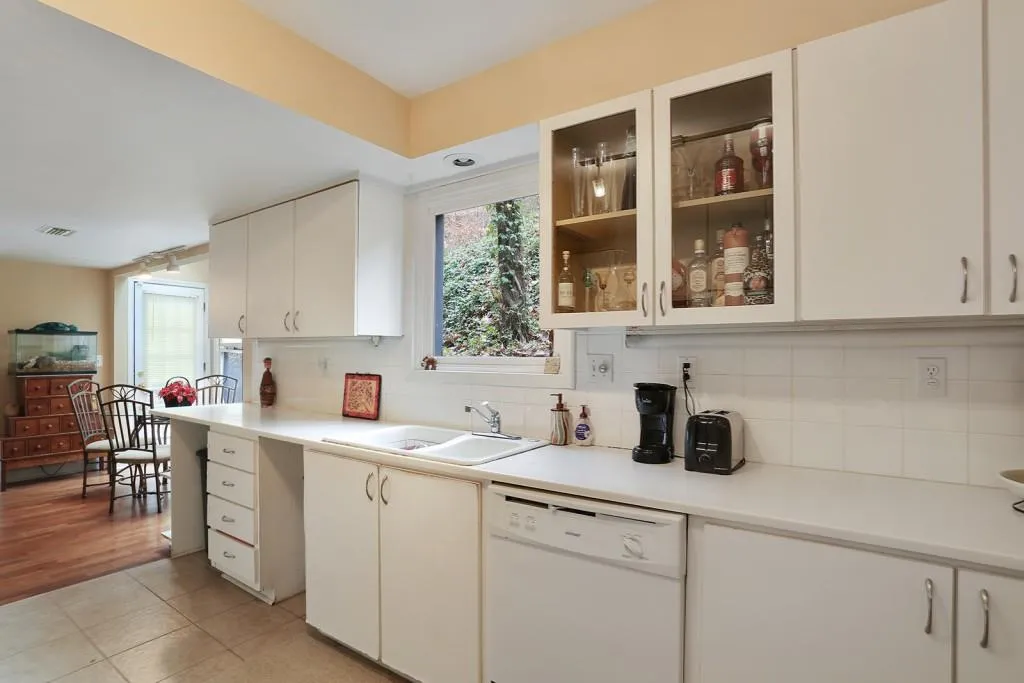 7055 Riverside Drive, Sandy Springs, Georgia 30328, 4 Bedrooms Bedrooms, ,3 BathroomsBathrooms,Residential,Sold,7055 Riverside Drive,5780249