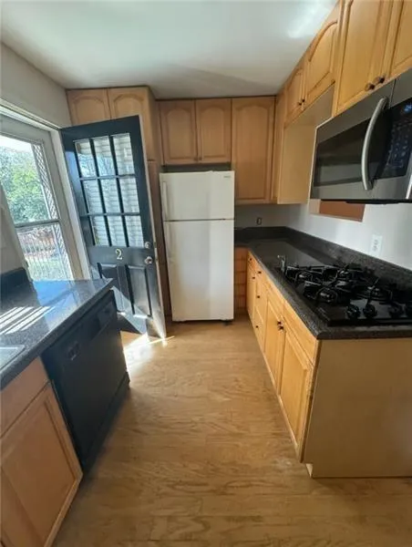 4282 Roswell Road Ne Unit G2, Atlanta, Georgia 30342, 2 Bedrooms Bedrooms, ,2 BathroomsBathrooms,Residential,For Sale,4282 Roswell Road Ne Unit G2,7519677