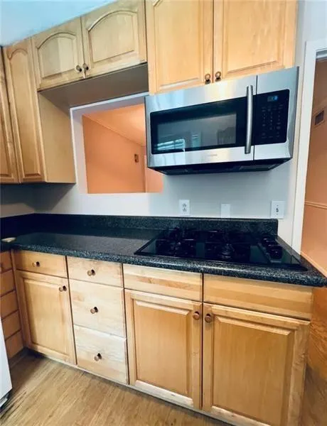 4282 Roswell Road Ne Unit G2, Atlanta, Georgia 30342, 2 Bedrooms Bedrooms, ,2 BathroomsBathrooms,Residential,For Sale,4282 Roswell Road Ne Unit G2,7519677