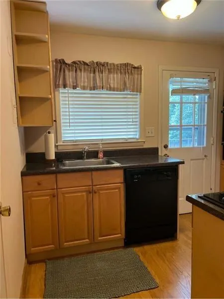 4282 Roswell Road Ne Unit G2, Atlanta, Georgia 30342, 2 Bedrooms Bedrooms, ,2 BathroomsBathrooms,Residential,For Sale,4282 Roswell Road Ne Unit G2,7519677
