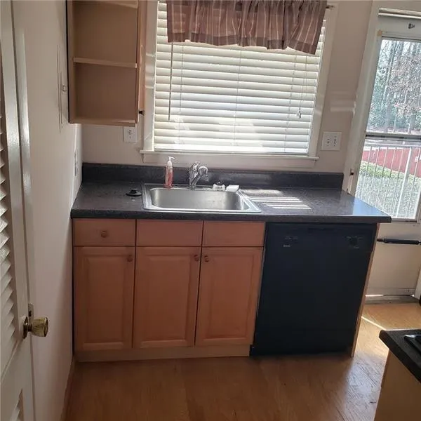 4282 Roswell Road Ne Unit G2, Atlanta, Georgia 30342, 2 Bedrooms Bedrooms, ,2 BathroomsBathrooms,Residential,For Sale,4282 Roswell Road Ne Unit G2,7519677