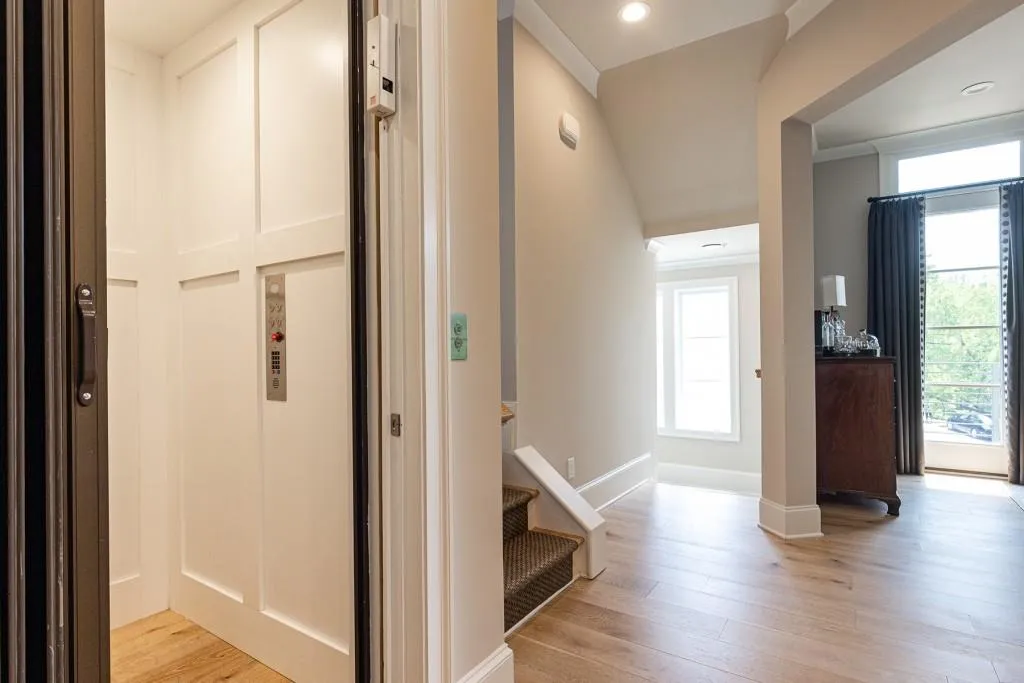 126 W Wieuca Road Ne, Atlanta, Georgia 30342, 4 Bedrooms Bedrooms, ,4 BathroomsBathrooms,Residential,Sold,126 W Wieuca Road Ne,7042572