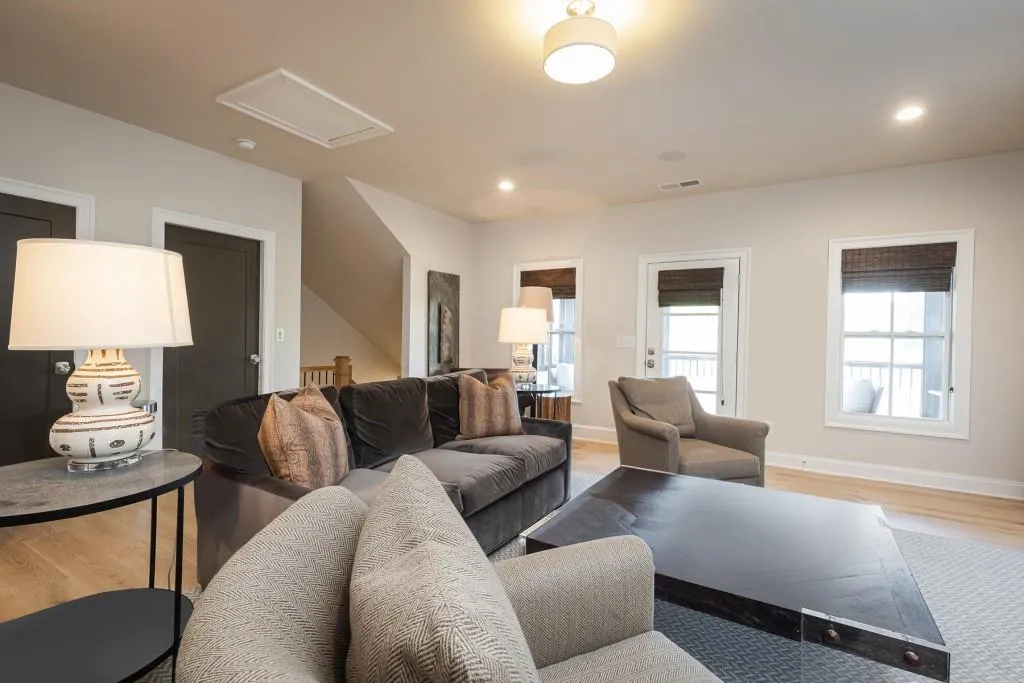 126 W Wieuca Road Ne, Atlanta, Georgia 30342, 4 Bedrooms Bedrooms, ,4 BathroomsBathrooms,Residential,Sold,126 W Wieuca Road Ne,7042572