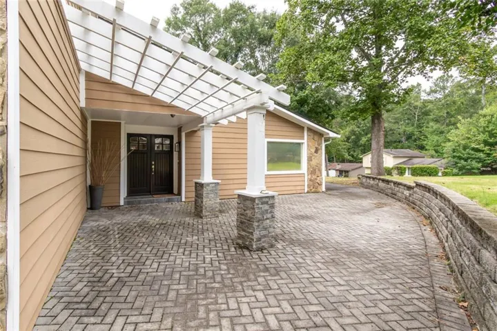 1050 Terramont Drive, Roswell, Georgia 30076