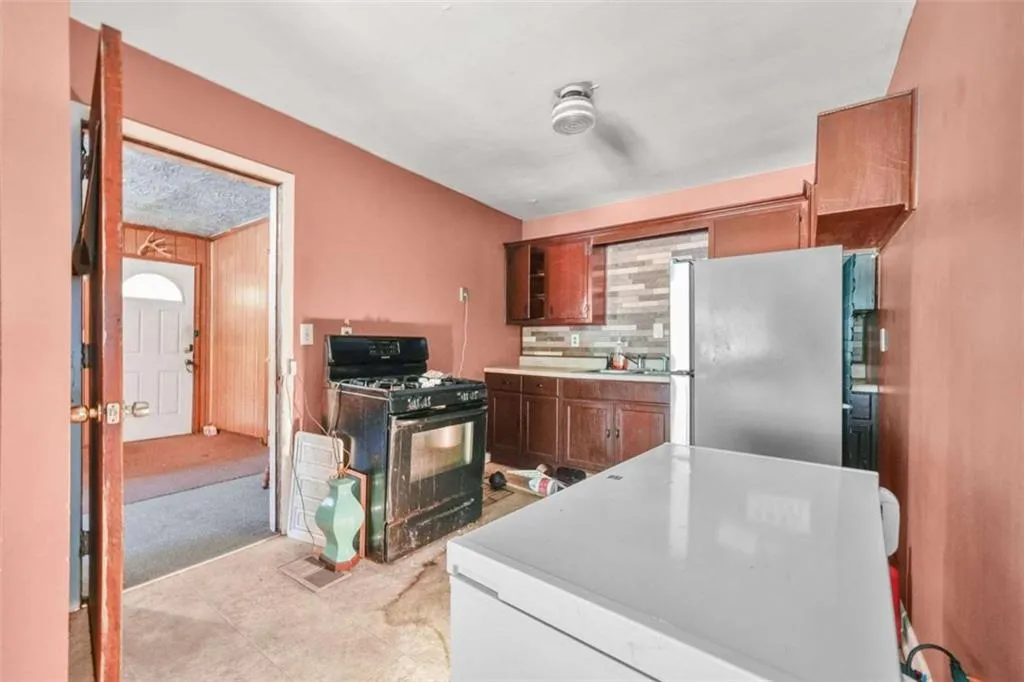 2752 Marco Drive, Atlanta, Georgia 30318, 3 Bedrooms Bedrooms, ,1 BathroomBathrooms,Residential,For Sale,2752 Marco Drive,7625581
