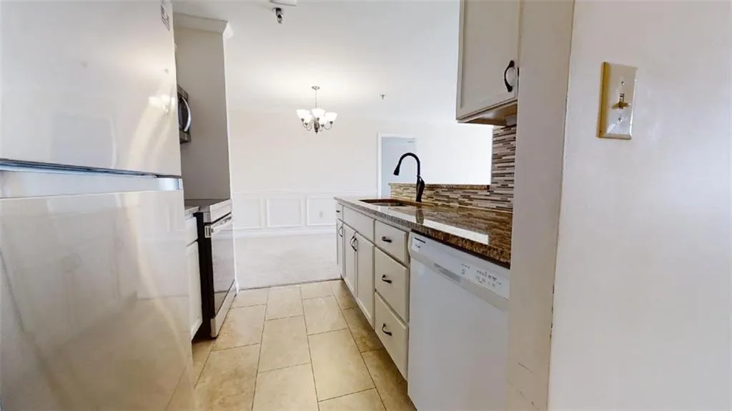 300 Johnson Ferry Road Ne Unit A808, Sandy Springs, Georgia 30328, 2 Bedrooms Bedrooms, ,2 BathroomsBathrooms,Residential,Sold,300 Johnson Ferry Road Ne Unit A808,7194947