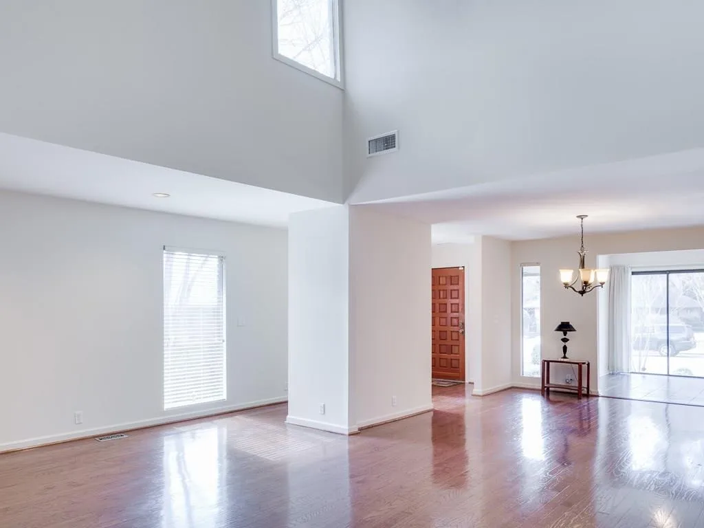 305 Francyne Court Unit 305, Sandy Springs, Georgia 30328, 2 Bedrooms Bedrooms, ,2 BathroomsBathrooms,Residential,Sold,305 Francyne Court Unit 305,5798890