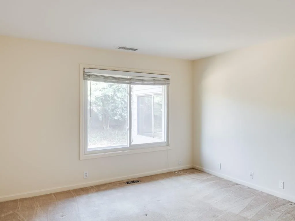 305 Francyne Court Unit 305, Sandy Springs, Georgia 30328, 2 Bedrooms Bedrooms, ,2 BathroomsBathrooms,Residential,Sold,305 Francyne Court Unit 305,5798890
