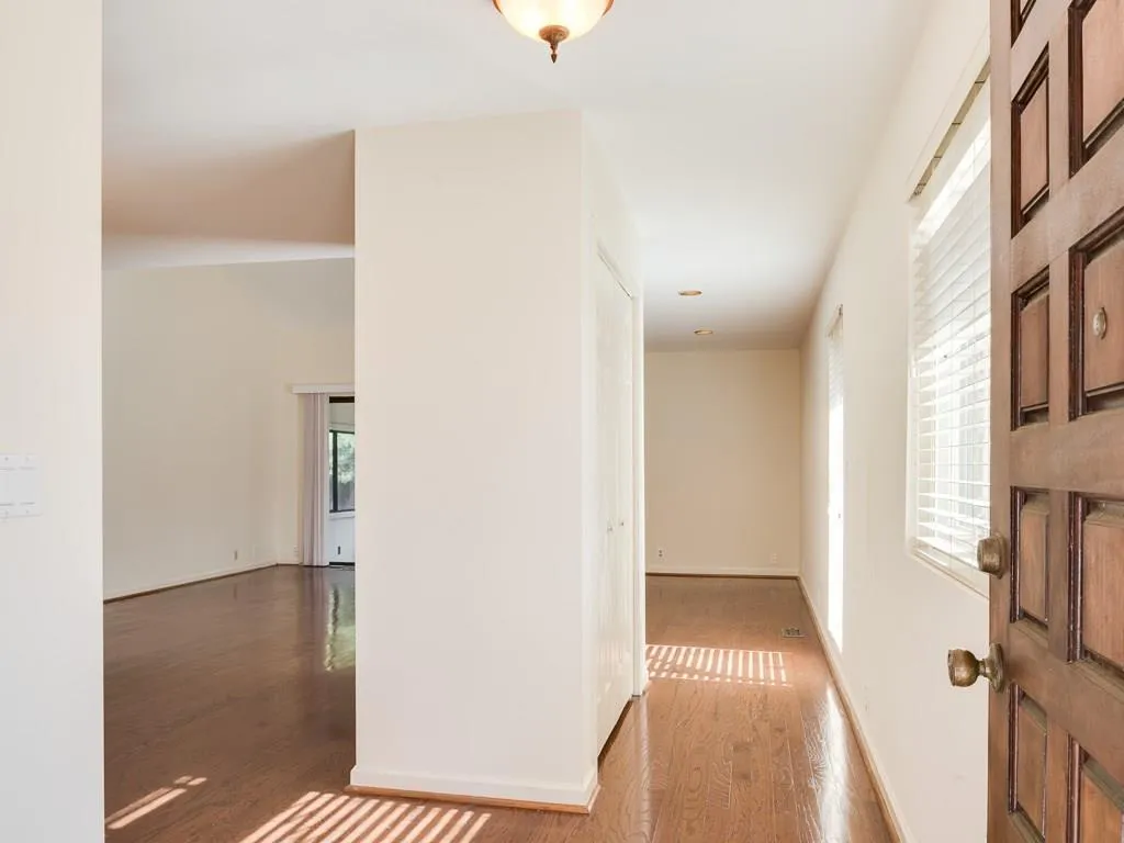 305 Francyne Court Unit 305, Sandy Springs, Georgia 30328, 2 Bedrooms Bedrooms, ,2 BathroomsBathrooms,Residential,Sold,305 Francyne Court Unit 305,5798890