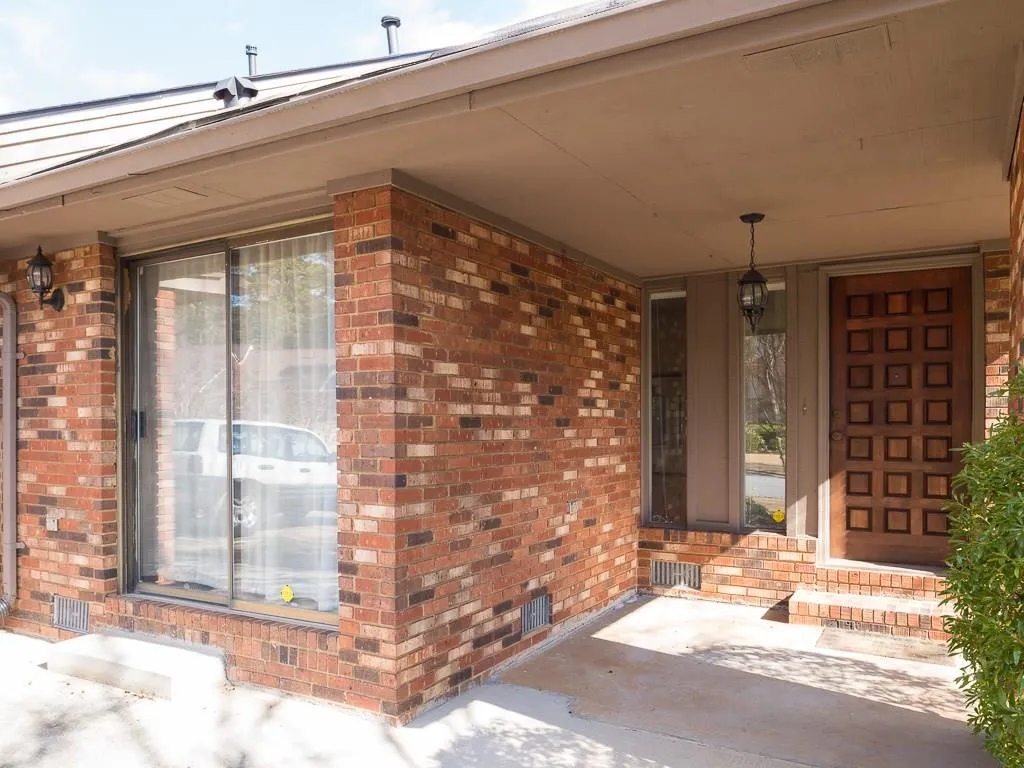 305 Francyne Court Unit 305, Sandy Springs, Georgia 30328, 2 Bedrooms Bedrooms, ,2 BathroomsBathrooms,Residential,Sold,305 Francyne Court Unit 305,5798890