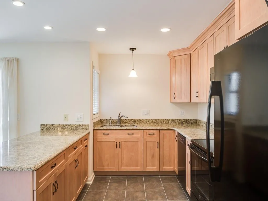 305 Francyne Court Unit 305, Sandy Springs, Georgia 30328, 2 Bedrooms Bedrooms, ,2 BathroomsBathrooms,Residential,Sold,305 Francyne Court Unit 305,5798890