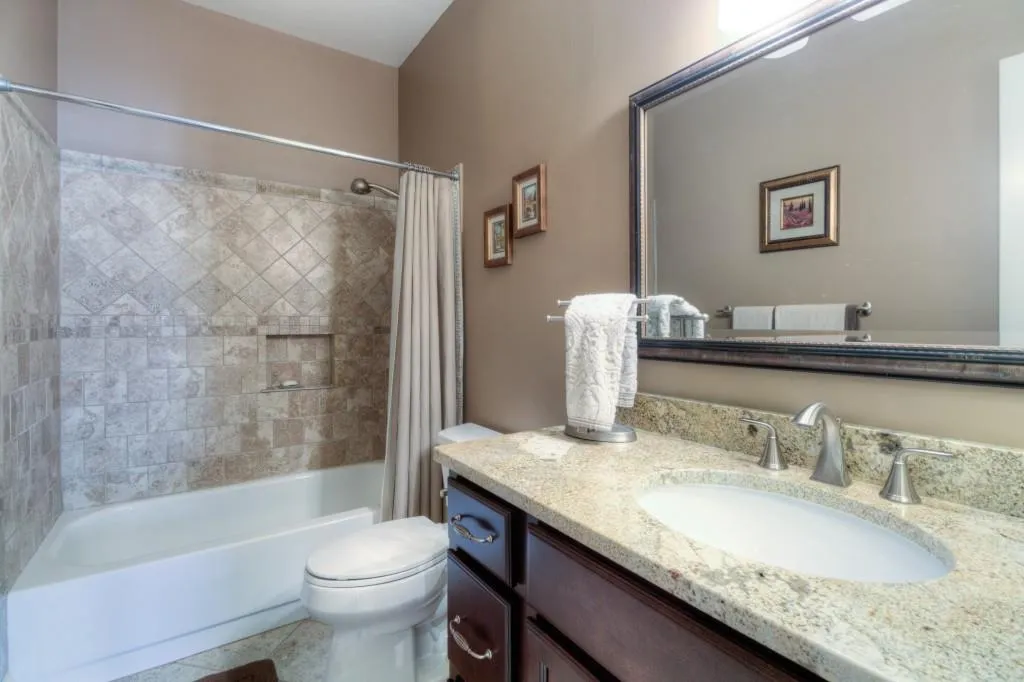 48 Vernon Glen Court, Sandy Springs, Georgia 30338, 3 Bedrooms Bedrooms, ,3 BathroomsBathrooms,Residential,Sold,48 Vernon Glen Court,6584784