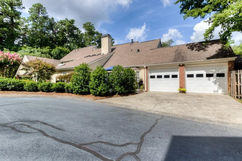 48 Vernon Glen Court, Sandy Springs, Georgia 30338, 3 Bedrooms Bedrooms, ,3 BathroomsBathrooms,Residential,Sold,48 Vernon Glen Court,6584784