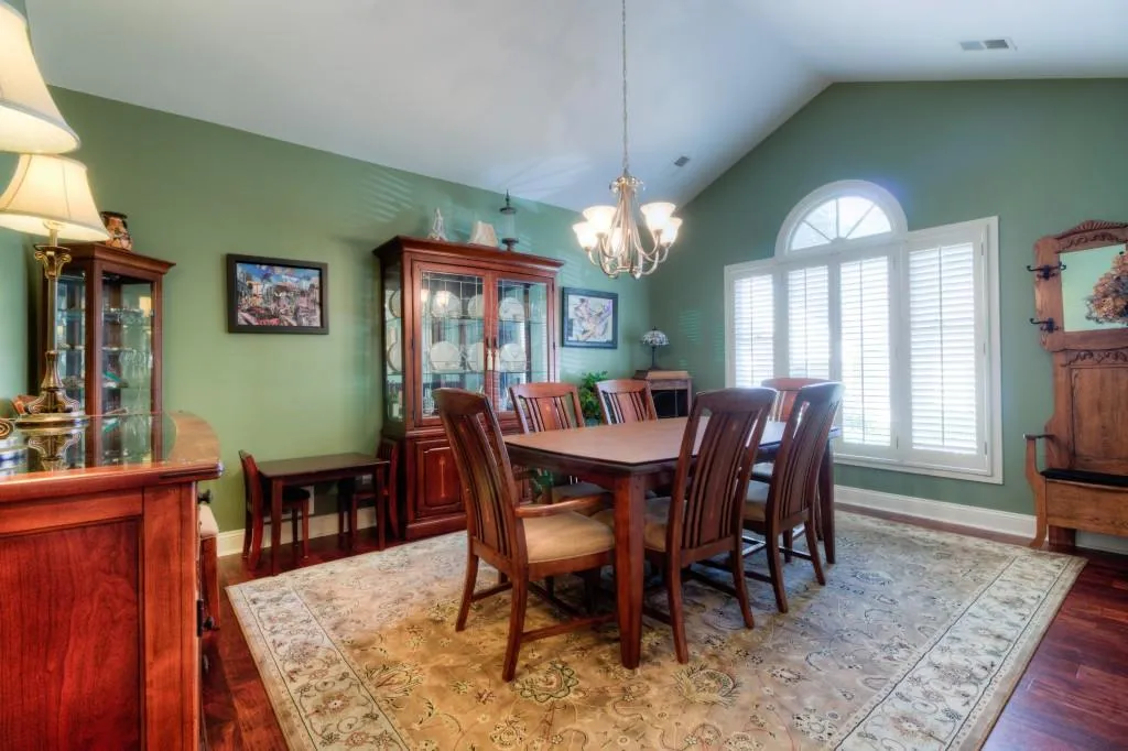 48 Vernon Glen Court, Sandy Springs, Georgia 30338, 3 Bedrooms Bedrooms, ,3 BathroomsBathrooms,Residential,Sold,48 Vernon Glen Court,6584784