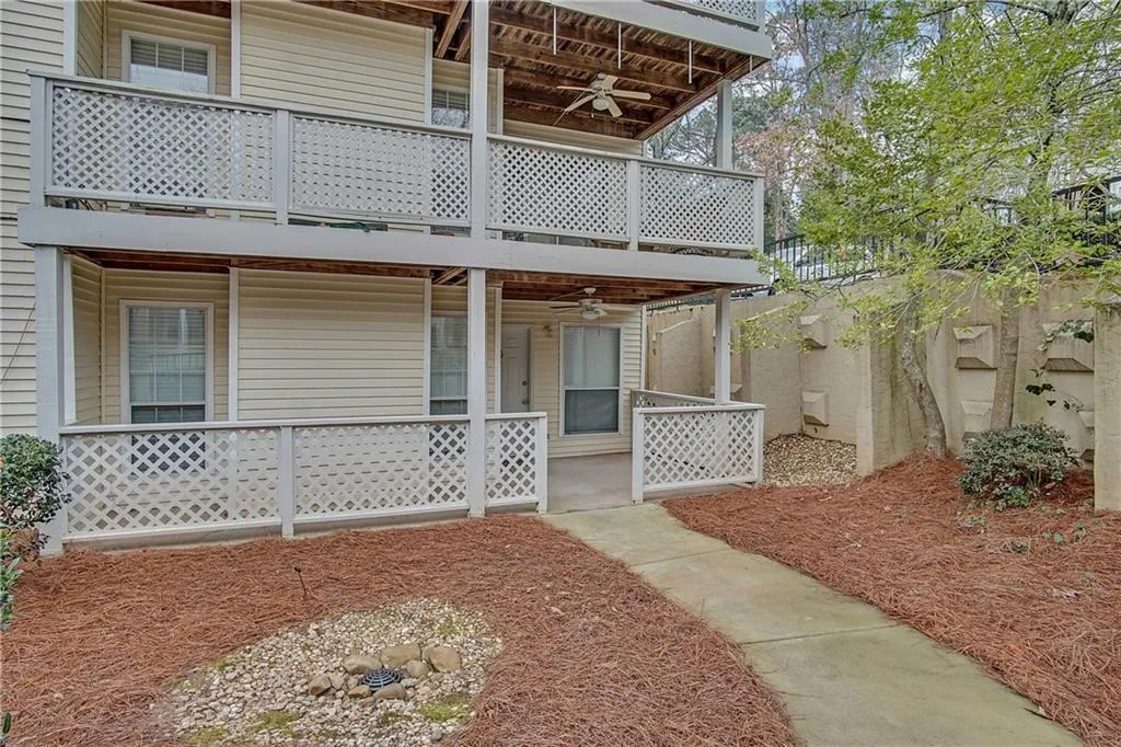 6806 Glenridge Drive Unit A, Sandy Springs, Georgia 30328, 2 Bedrooms Bedrooms, ,2 BathroomsBathrooms,Residential,Sold,6806 Glenridge Drive Unit A,6683433