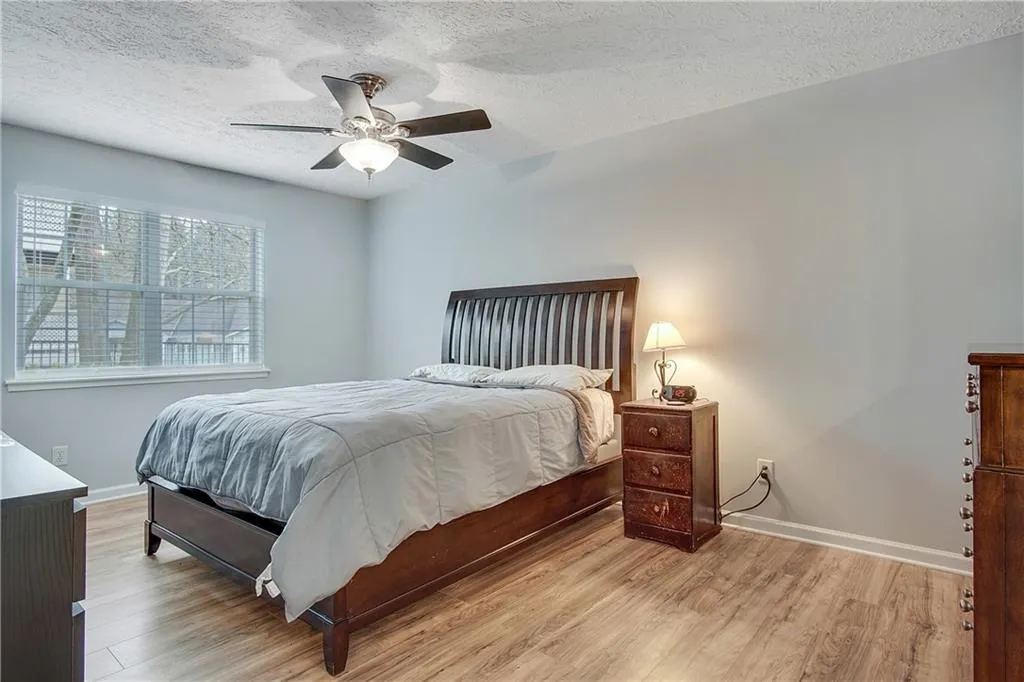 6806 Glenridge Drive Unit A, Sandy Springs, Georgia 30328, 2 Bedrooms Bedrooms, ,2 BathroomsBathrooms,Residential,Sold,6806 Glenridge Drive Unit A,6683433