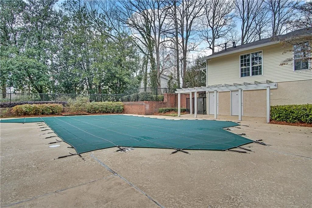 6806 Glenridge Drive Unit A, Sandy Springs, Georgia 30328, 2 Bedrooms Bedrooms, ,2 BathroomsBathrooms,Residential,Sold,6806 Glenridge Drive Unit A,6683433