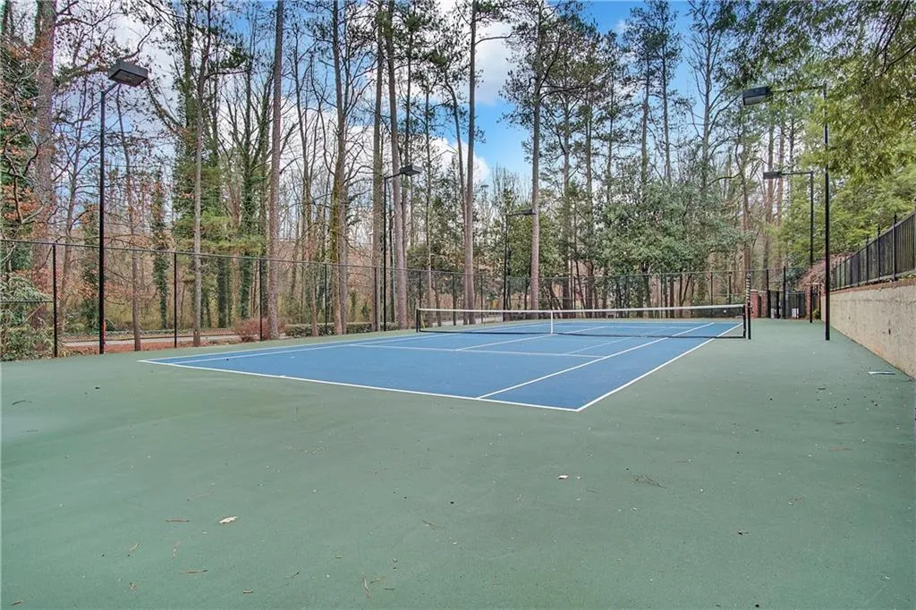 6806 Glenridge Drive Unit A, Sandy Springs, Georgia 30328, 2 Bedrooms Bedrooms, ,2 BathroomsBathrooms,Residential,Sold,6806 Glenridge Drive Unit A,6683433