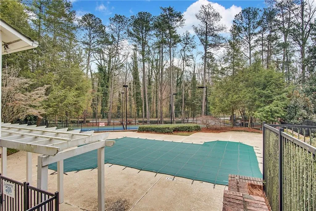 6806 Glenridge Drive Unit A, Sandy Springs, Georgia 30328, 2 Bedrooms Bedrooms, ,2 BathroomsBathrooms,Residential,Sold,6806 Glenridge Drive Unit A,6683433