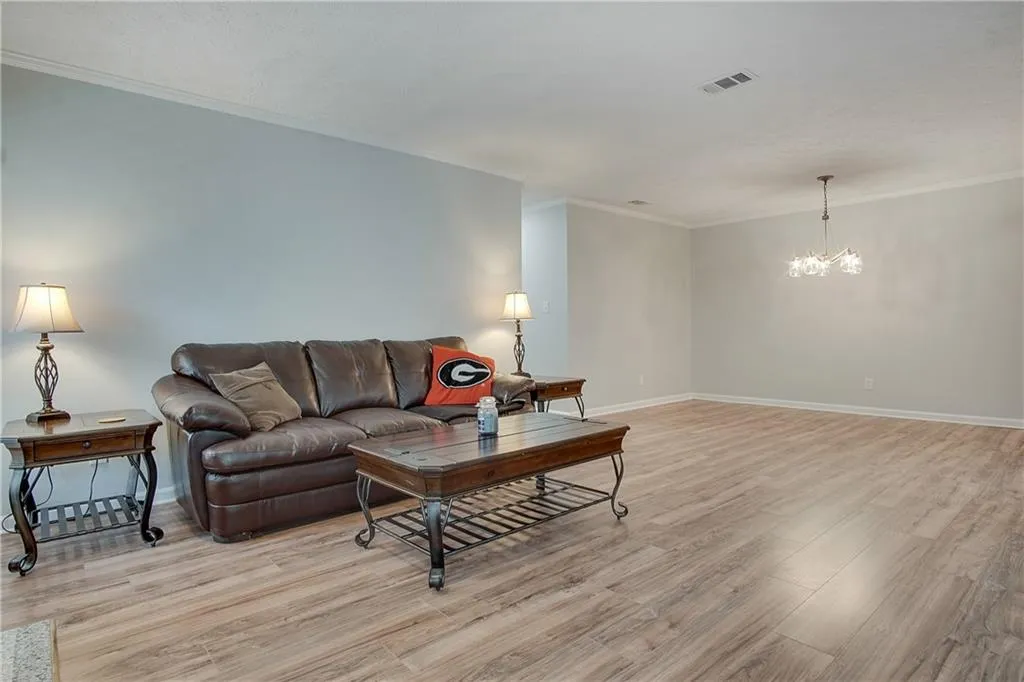 6806 Glenridge Drive Unit A, Sandy Springs, Georgia 30328, 2 Bedrooms Bedrooms, ,2 BathroomsBathrooms,Residential,Sold,6806 Glenridge Drive Unit A,6683433